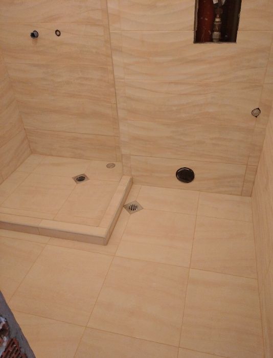 Опитен майстор фаянсаджия, теракота, гранитогрес