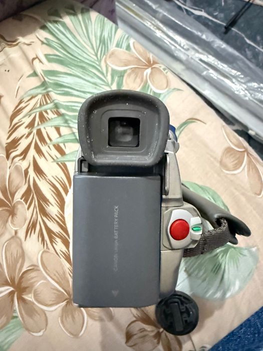 Digital Camera Canon MV400