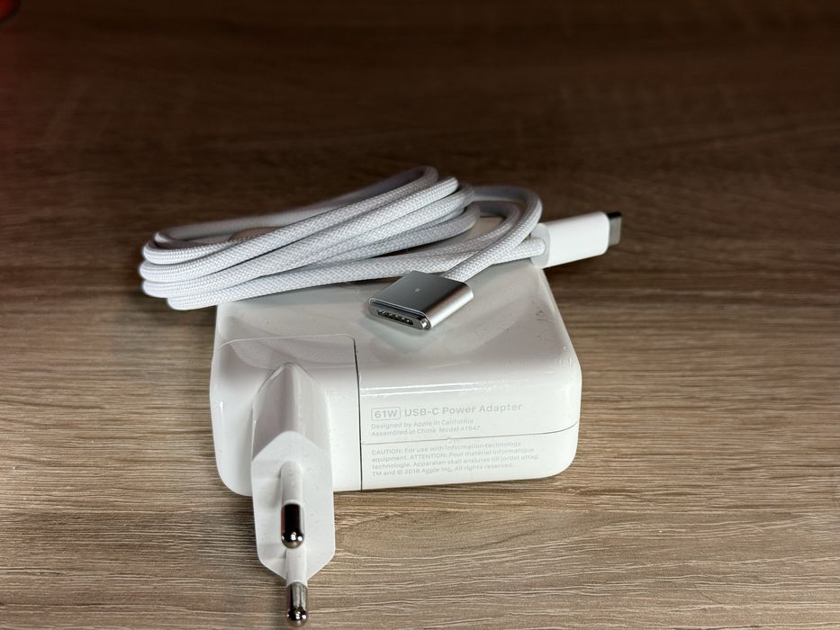 MagSafe 3 кабел + 61W USB-C адаптер за MacBook (комплект)
