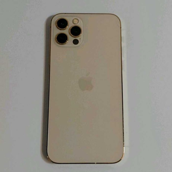 Смартфон Apple iPhone 12 Pro 128GB – добро техническо състояние