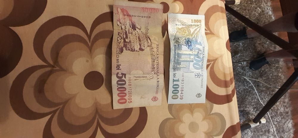 Vând 2 bacnote de 1000 și 50000 lei