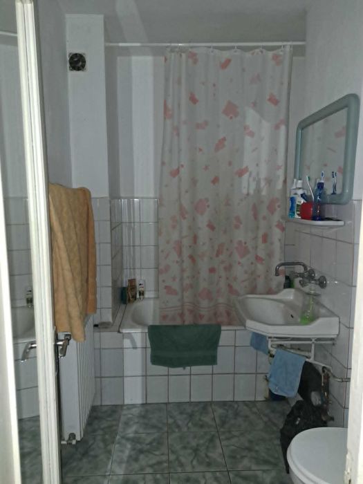 Apartament 3 camere decomandate, etaj 3, in Comanesti