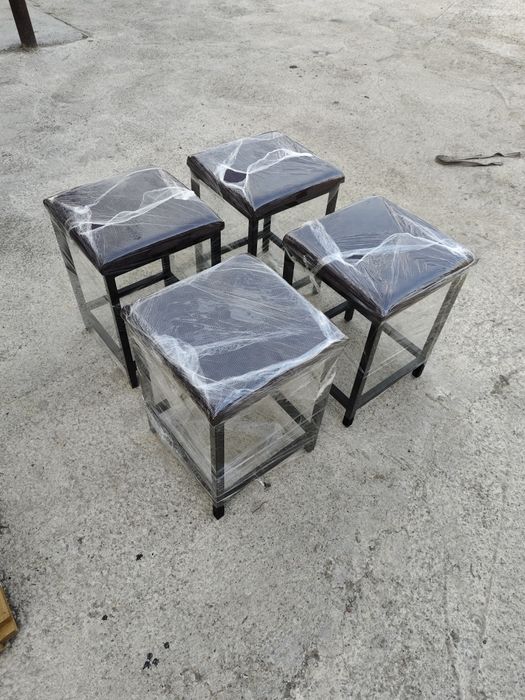 Табуретки металлический.