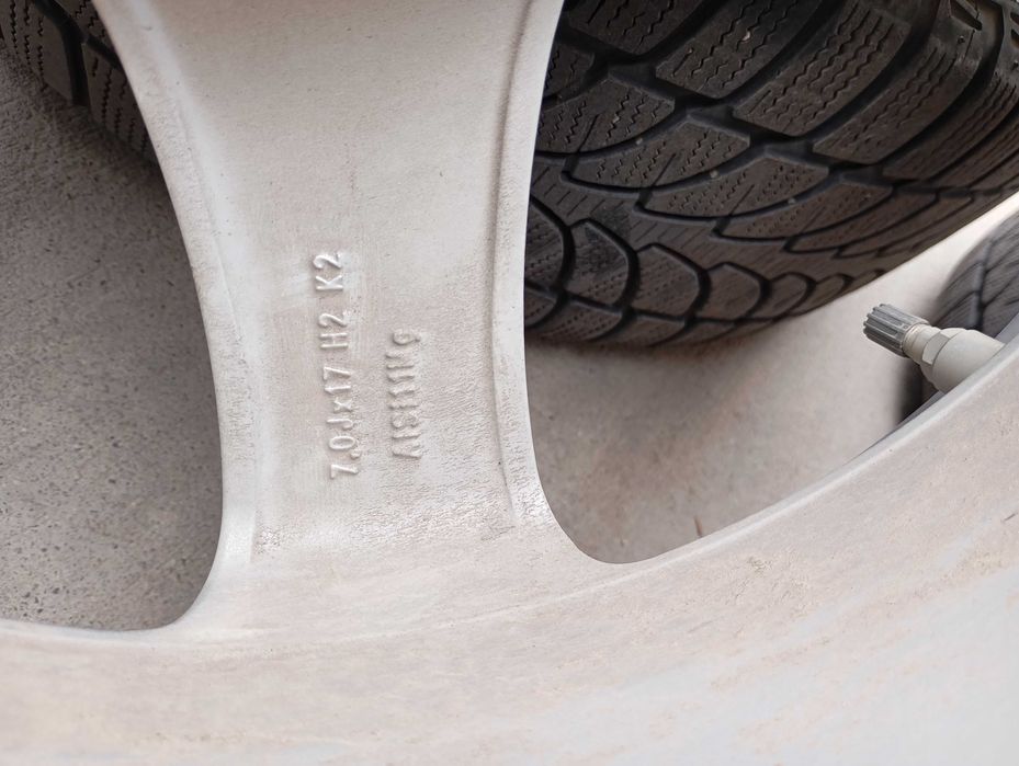 RAV 4 гуми с джанти 17''