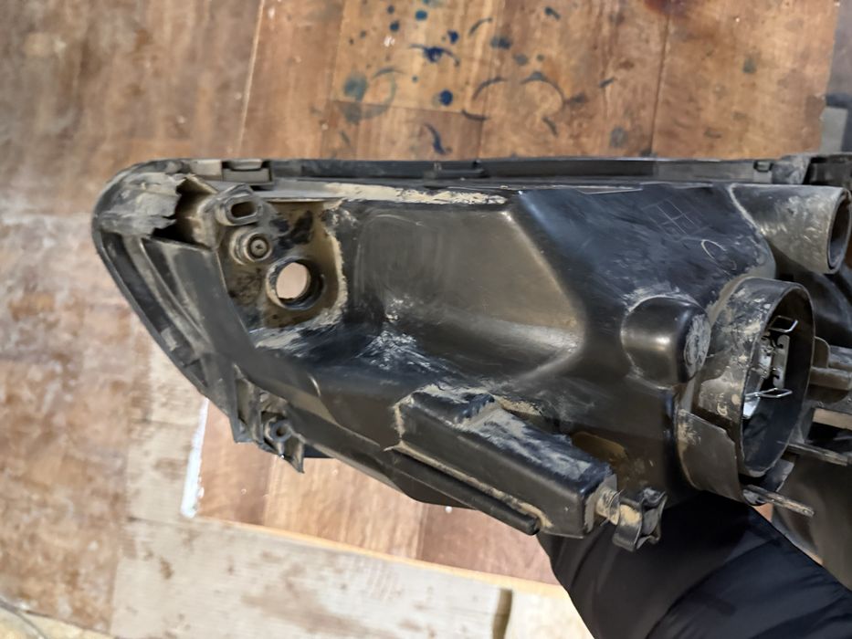 Фара гранта левая