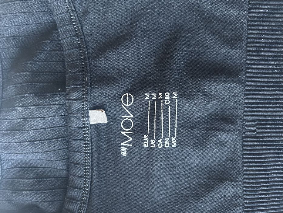 Дамско черно спортно бюстие HM