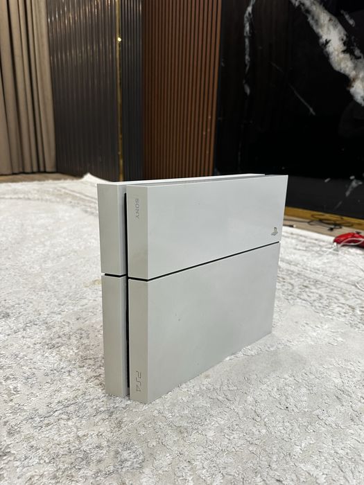 Продаю пс 4 фат