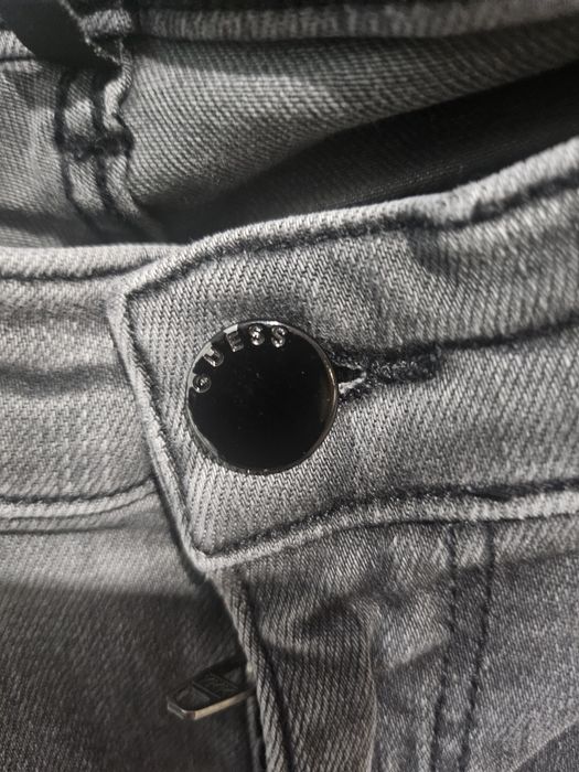 Прекрасни дънки Guess за госпожица на 12години