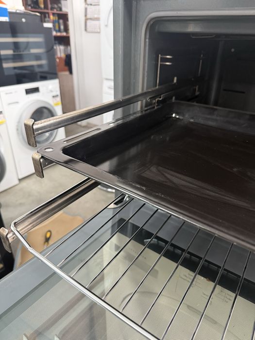 Фурна за вграждане SIEMENS