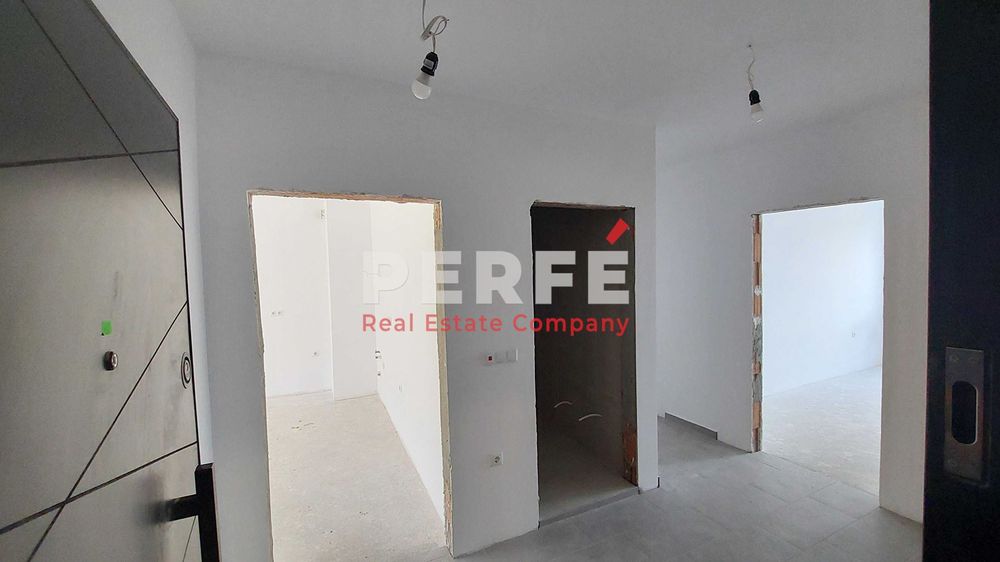 Продава се Тристаен апартамент в Бургас, Славейков - 115 кв.м за 2279 €/кв.м - Снимка #3