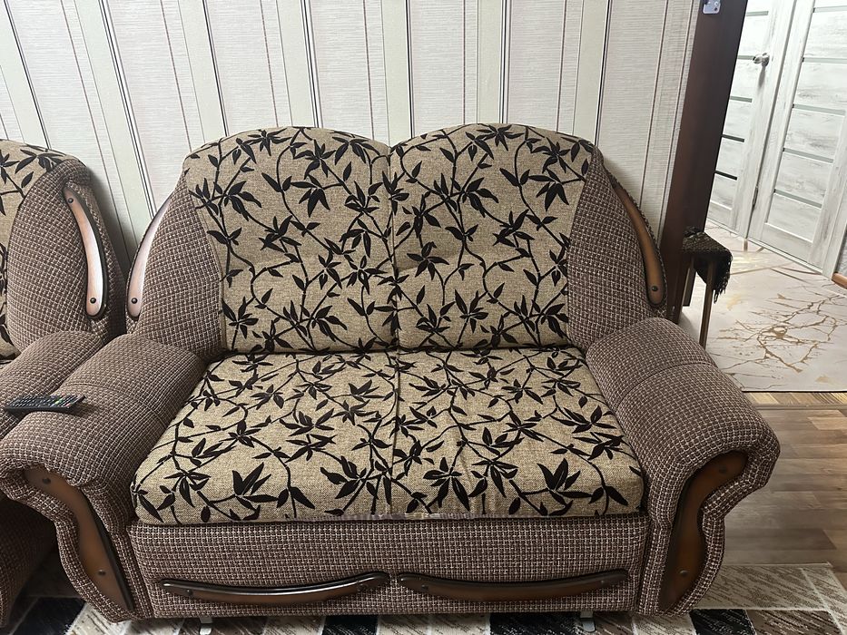 Продам диван тройку