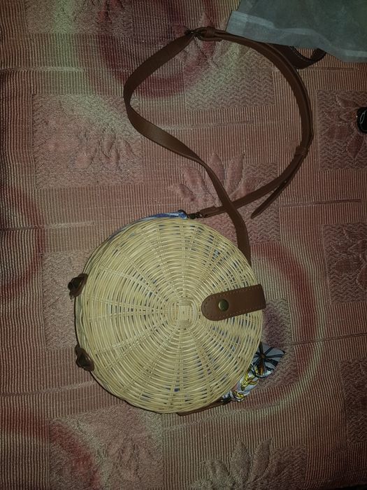 Сумка круглая из ротанга