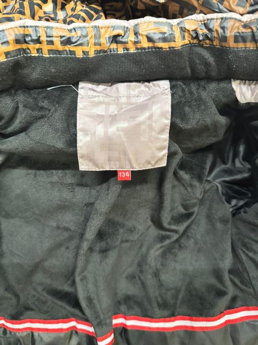 Детская куртка. Размер 134 см.