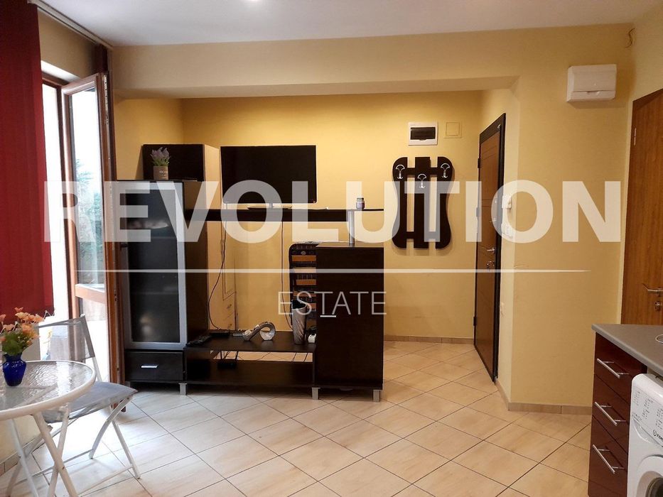 Дава се под наем Едностаен апартамент в Варна, Център - 40 кв.м за 475 € - Снимка #4