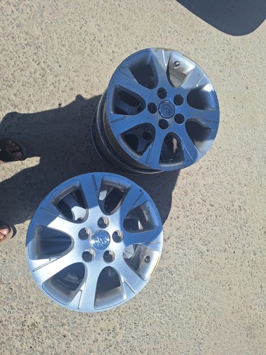 Продам 16 Диск, титанка с шинами