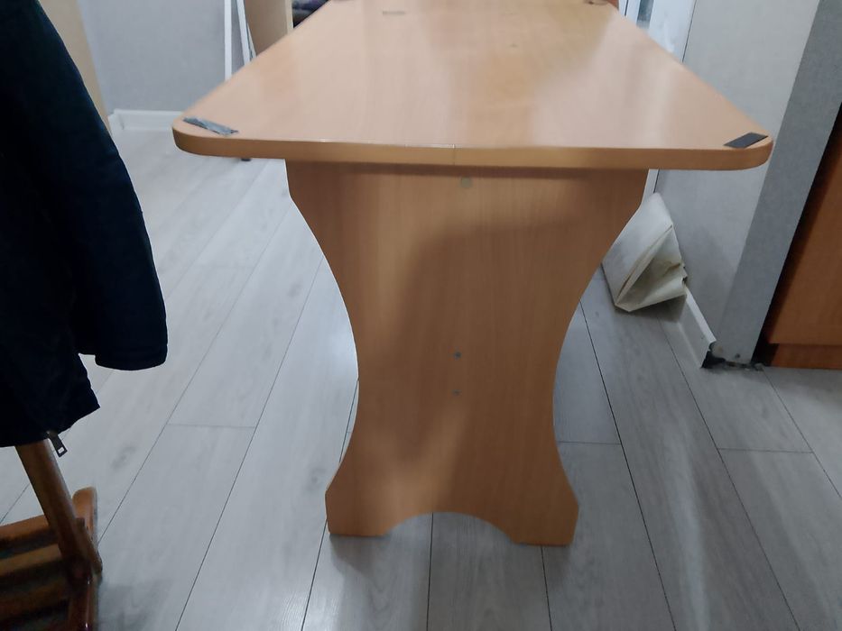 Стол с табуретками 4 шт