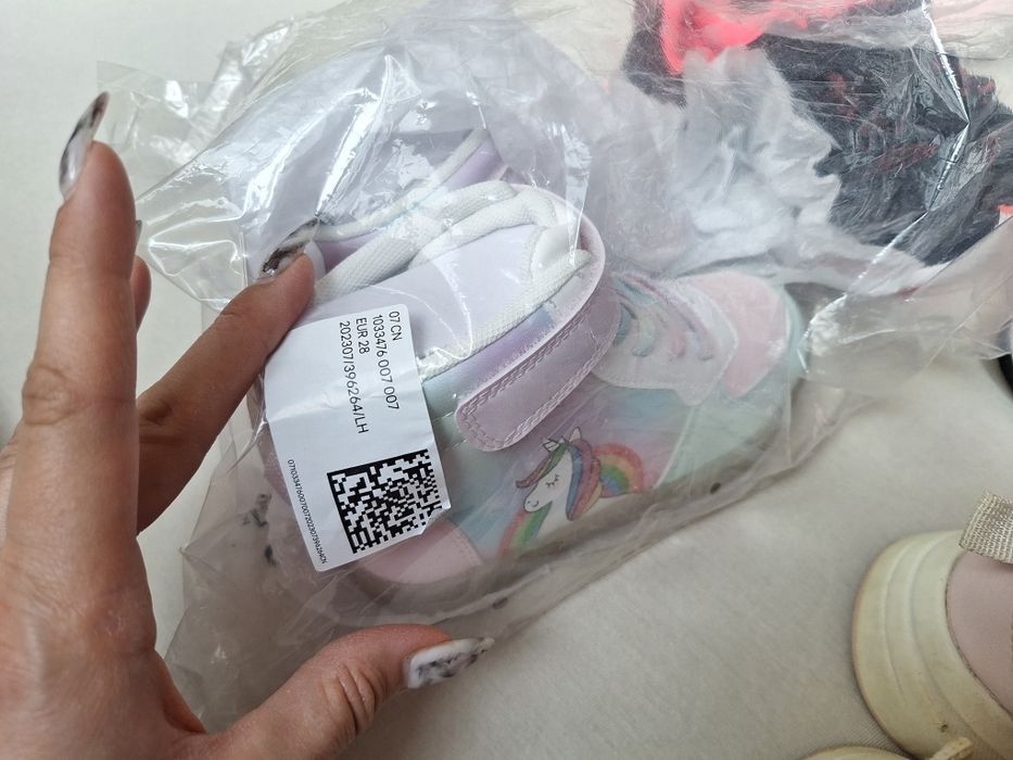 Нови светещи кецове за момиченце, размер 28