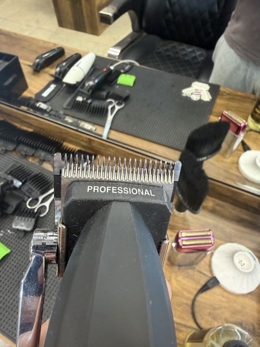 Професионална машинка за подстригване PLARTHS