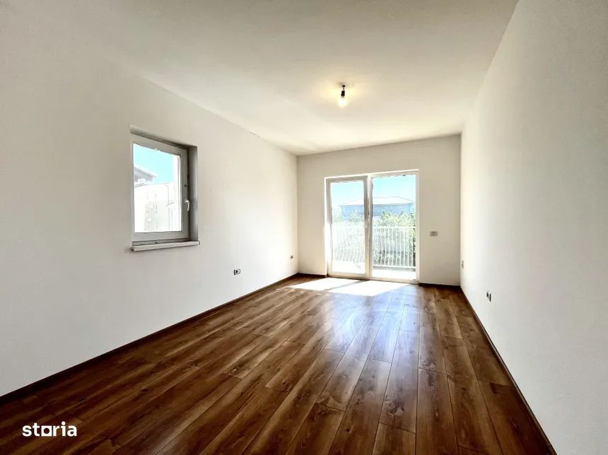 Casă de închiriat 5 camere + 5 băi + 3 balcoane + terasă 800€/luna