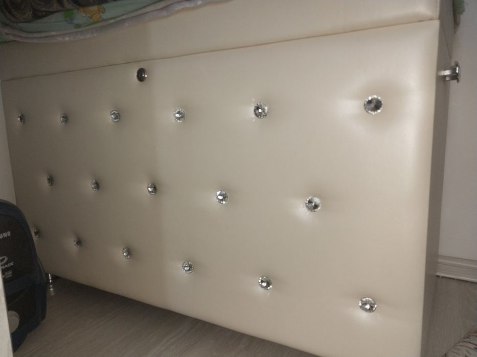 Сандык (сундук) кожаный