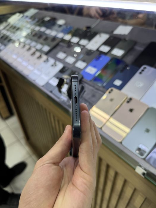 iPhone 15 Pro Max Blue