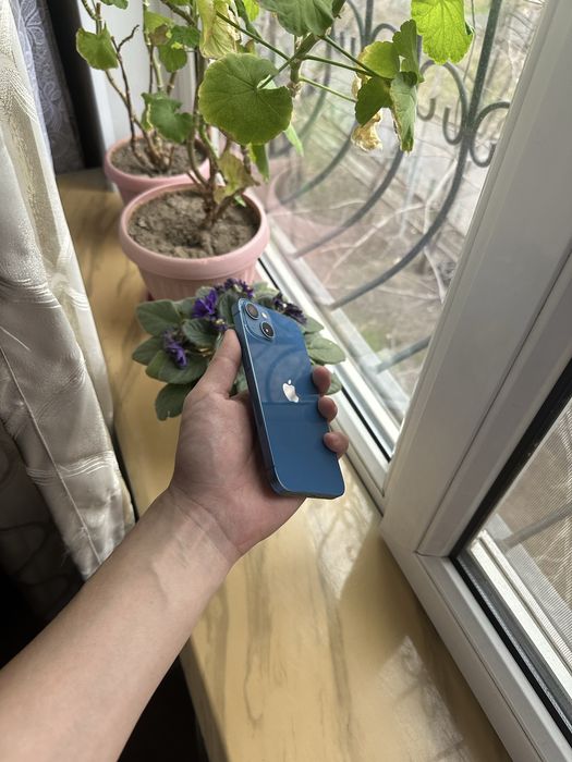 Продаю iPhone 13 в идеальном состояние