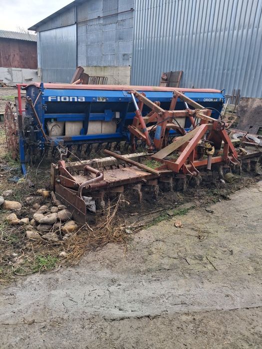 De vanzare freza kuhn si semanatoare fiona