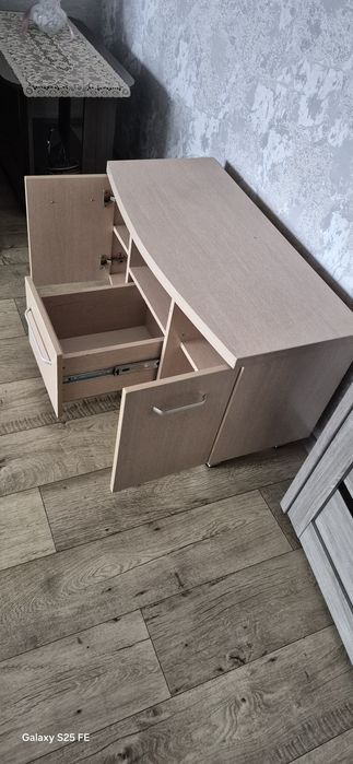 Тумбочка для телевизора