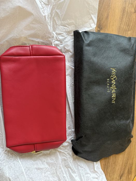 Geantă de voiaj YSL Yves Saint Laurent Beaute pentru femei, din piele ecologică roșie, fără curea