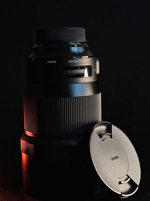 Sigma 135mm f/1.8 DG HSM Art (montură Nikon F)