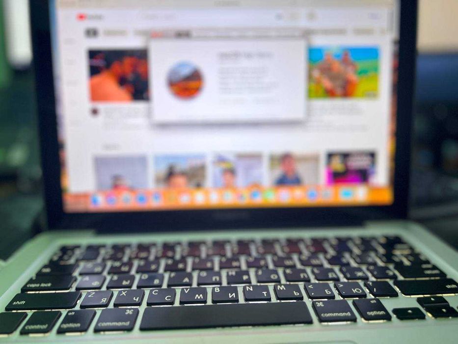 Macbook Pro 2011 i5/6/256 SSD bez akumlator