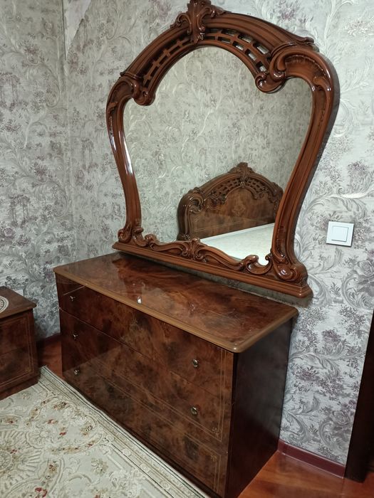 Спальный гарнитур