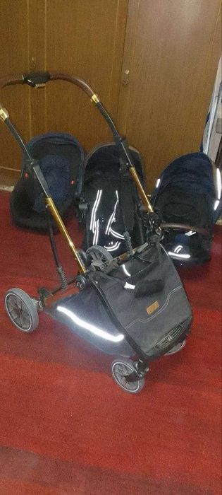 Детская коляска  три в одном