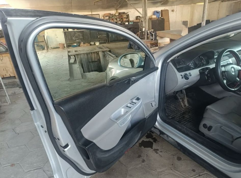 Фольксваген Пассат б6 2005