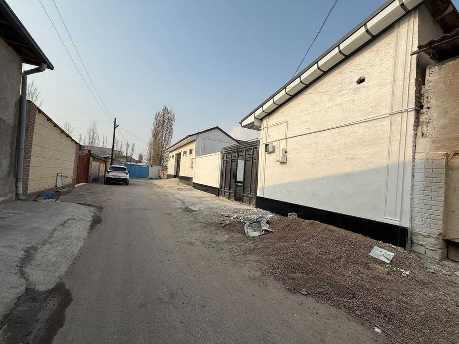 Нурафшон  (Тўй тепа) Роддом кўчада янги курилган уй сотилади