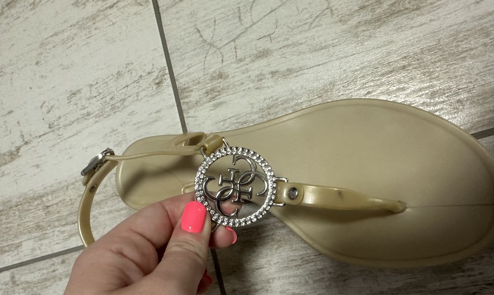 Дамски сандали Guess