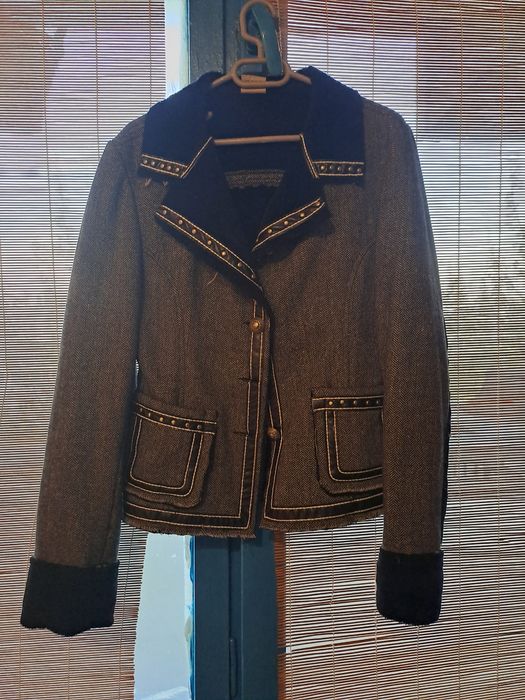 Черно- бяло сако