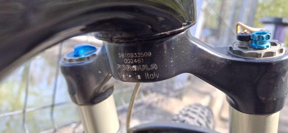 Bicicleta MTB full carbon