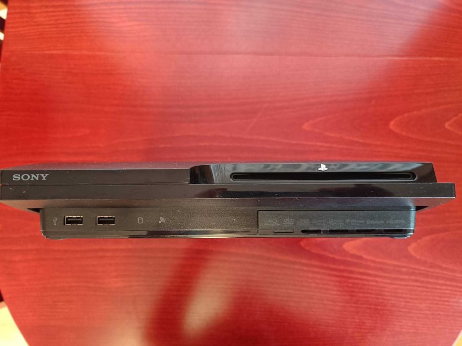 Playstation 3 super slim 320 GB, с вградени игри най-популярните !
