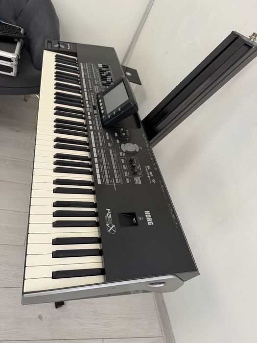 Korg Pa3Xpro 76clape+stativ