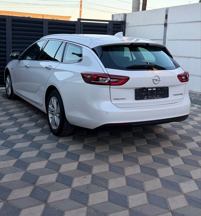 Vand / Schimb Opel Insignia New Model 2019 / 2.0d Turbo 180cp / 4x4 / Distronic / Faruri Led / Bord Digital / Ventilatie //// Fulll ///  PRET 14.999€