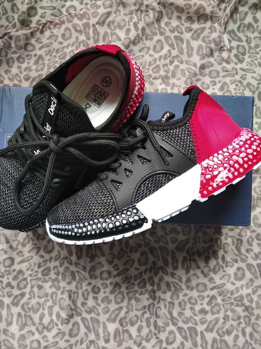 Детски маратонки нови