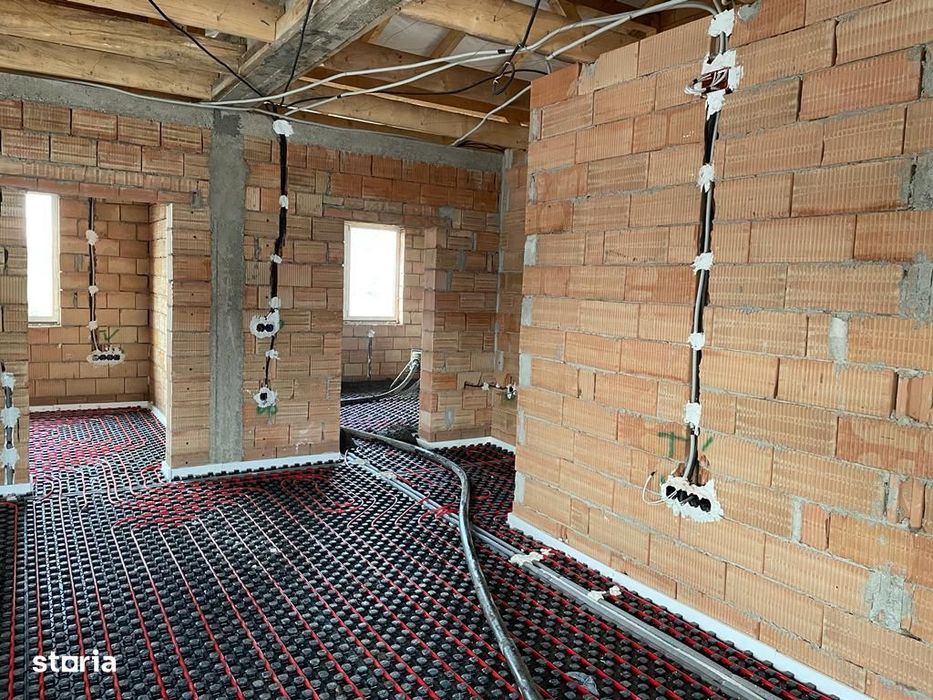 Casa noua single, 9 arii teren,  4 camere, gard, pivnita  Livezeni