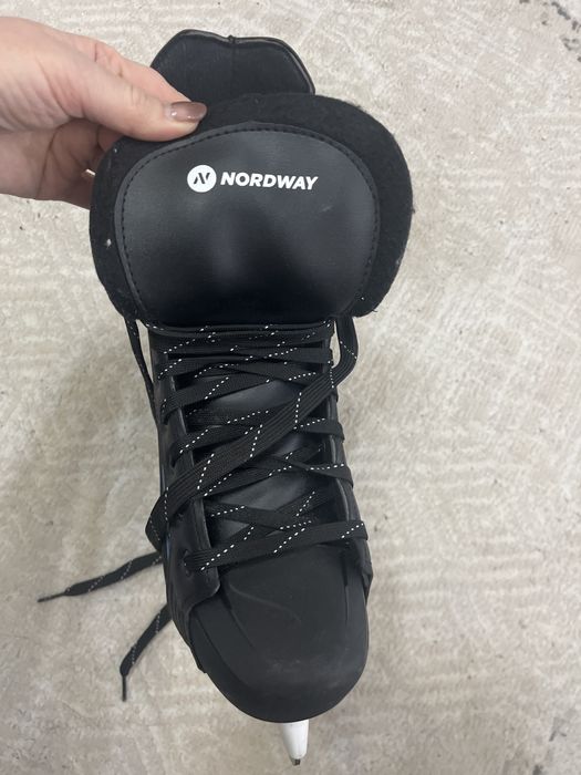 Коньки продам не дорого