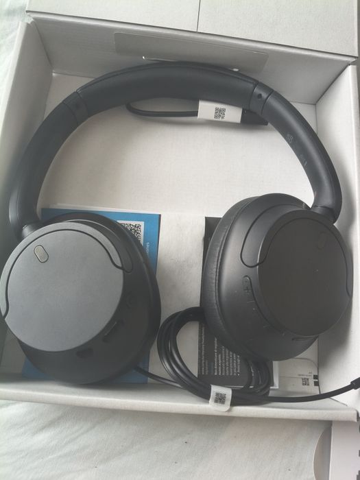 Casti SONY WH-CH720N Bluetooth, Over-Ear, Microfon, Noise Cancelling, Negru in stare impecabila