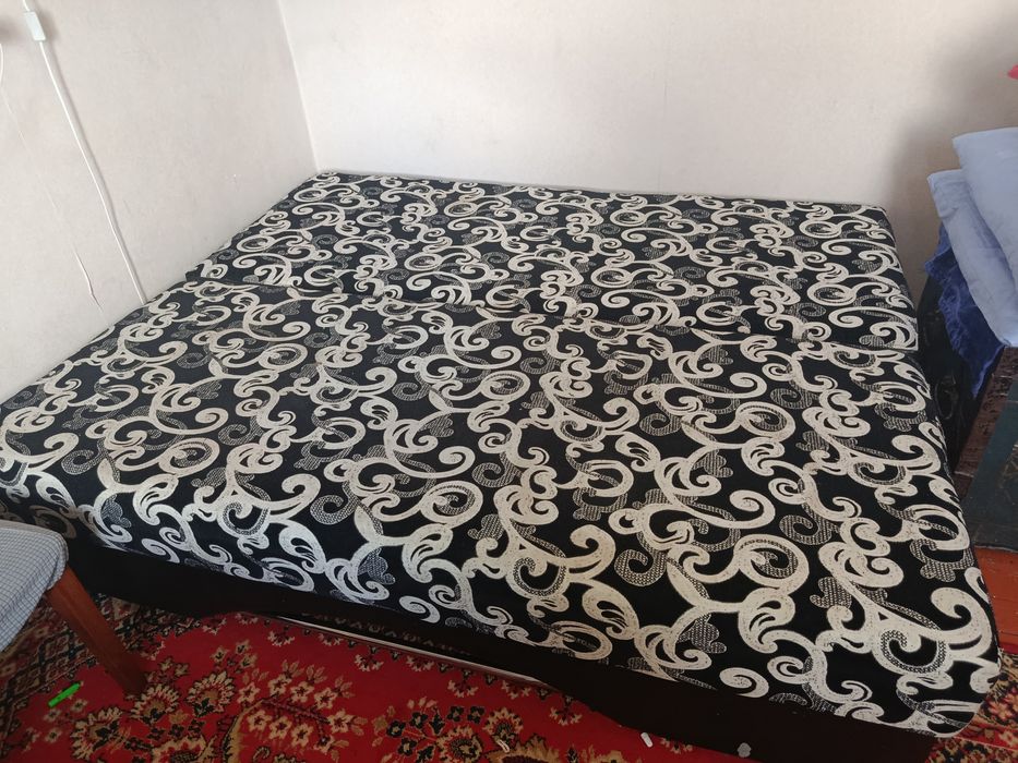 Продам диван срочно