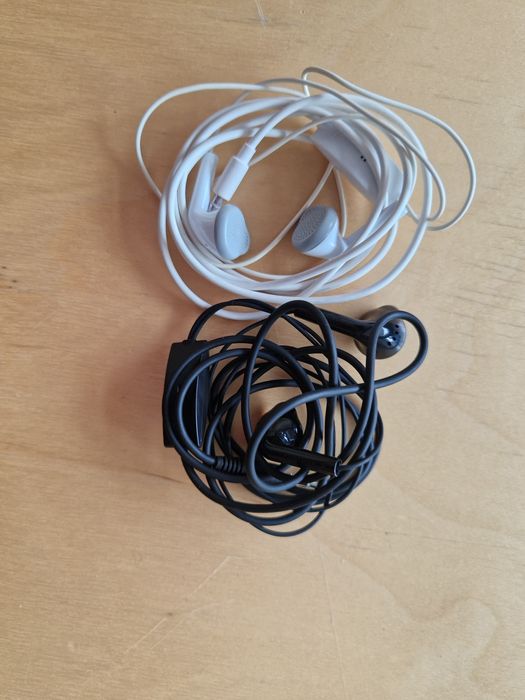 Casti samsung cu fir