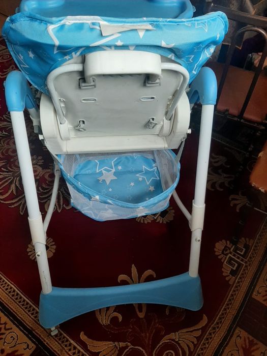 продам столик для кормления