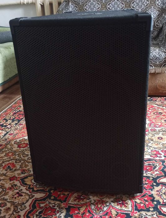 Продам сабвуфер.