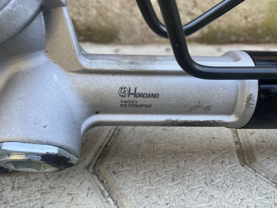 Продам рулевую рейку на камри 30